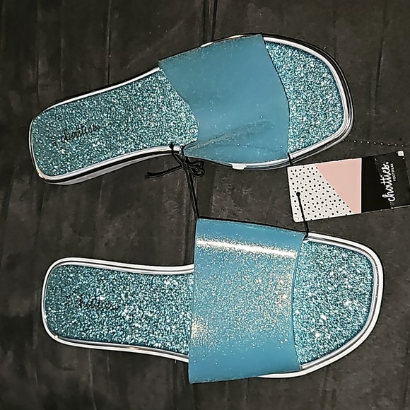chatties Shoes - Chatties Footwear Pastel Blue Sparkle Glitter Slip-on White Sole Sandal Size 5/6